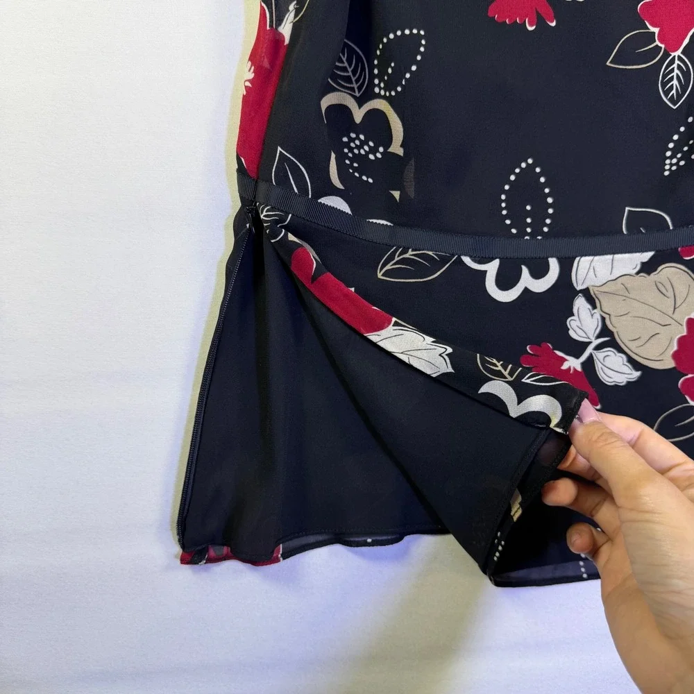 Ann Taylor Petites 100% Silk 2 Piece Skirt Set Floral Black Red V-Neck Size 6P
